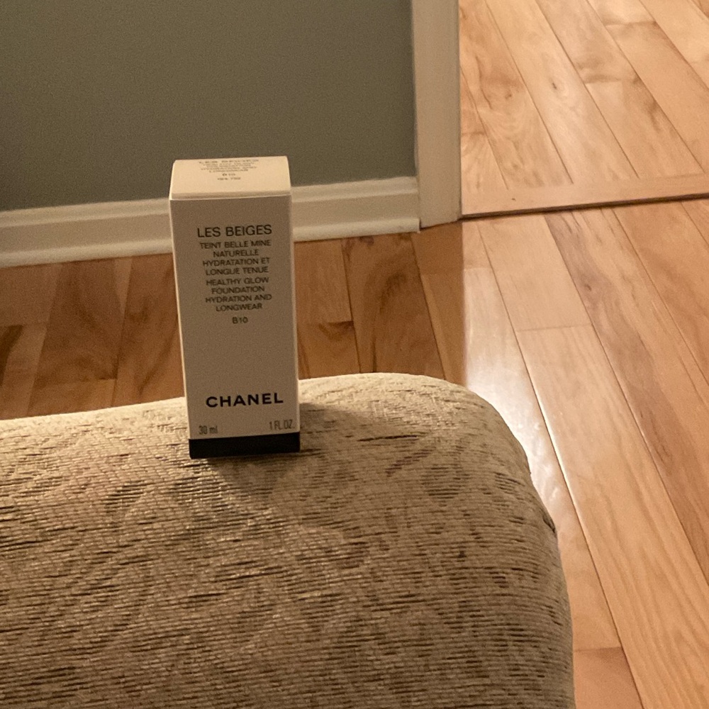 CHANEL Les Beiges Hydrating Tint in Beige